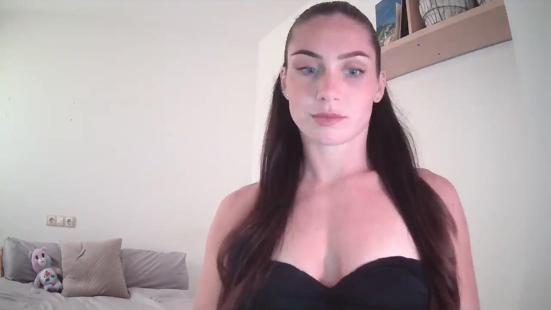Gallery image thumbnail from English_Lola's myfreecams stream on, 08/28/2025, 12:01 image 8 of 20