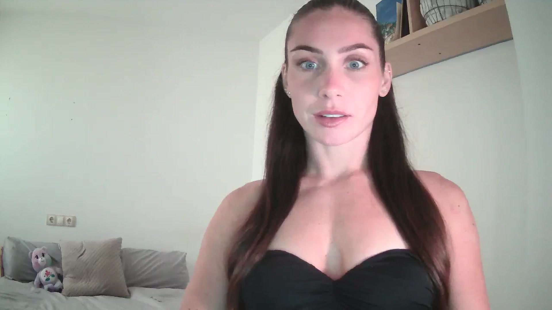 Gallery image thumbnail from English_Lola's myfreecams stream on, 08/28/2025, 12:01 image 3 of 20