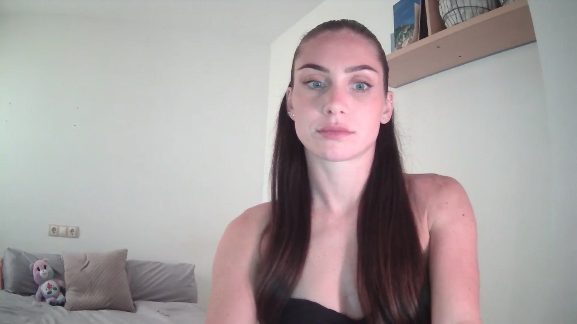 Gallery image thumbnail from English_Lola's myfreecams stream on, 08/28/2025, 12:01 image 20 of 20