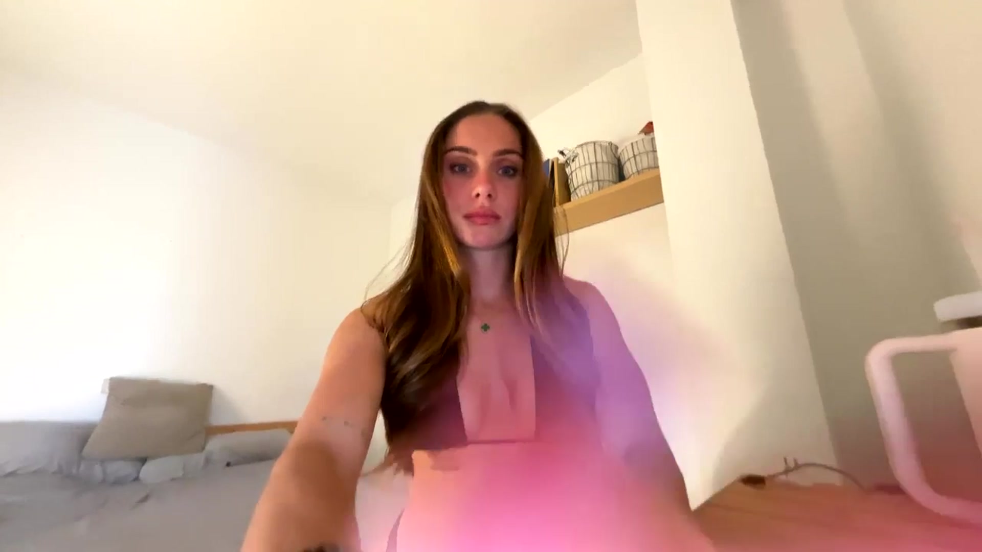 Gallery image thumbnail from English_Lola's myfreecams stream on, 10/05/2025, 17:29 image 3 of 20