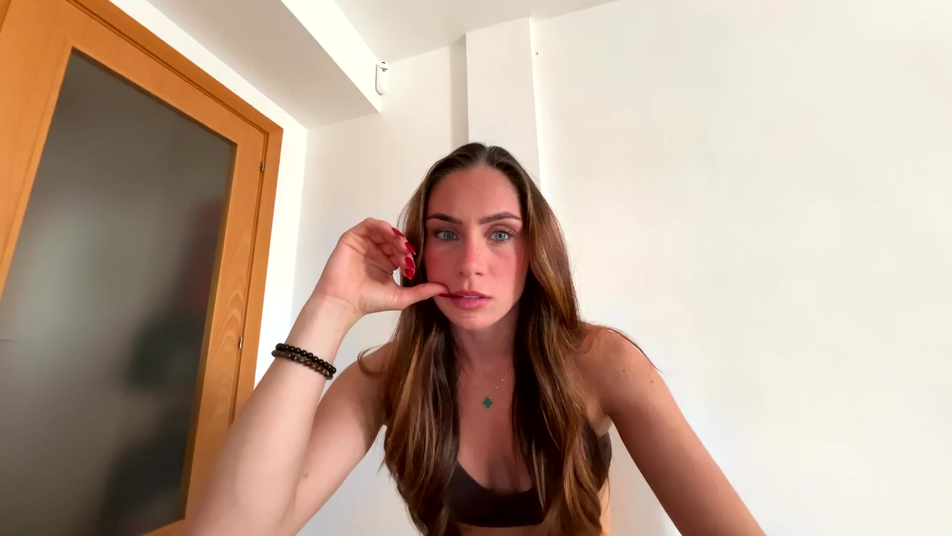 Gallery image thumbnail from English_Lola's myfreecams stream on, 10/06/2025, 13:05 image 5 of 20