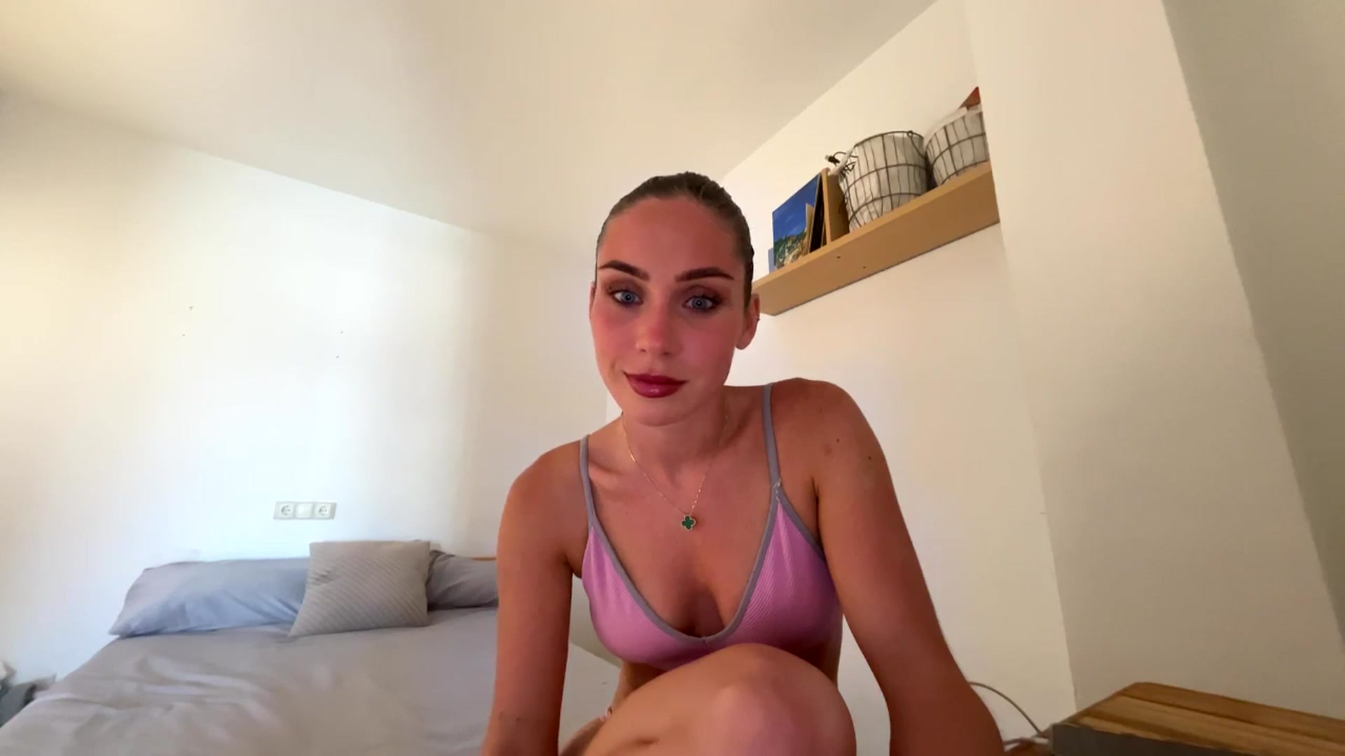 Gallery image thumbnail from English_Lola's myfreecams stream on, 10/07/2025, 13:25 image 10 of 20