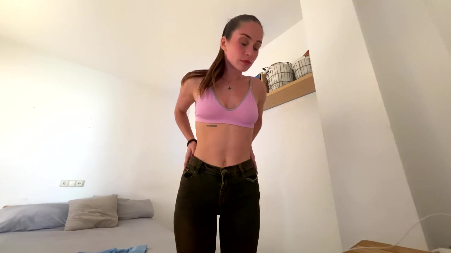 Gallery image thumbnail from English_Lola's myfreecams stream on, 10/07/2025, 15:06 image 19 of 20