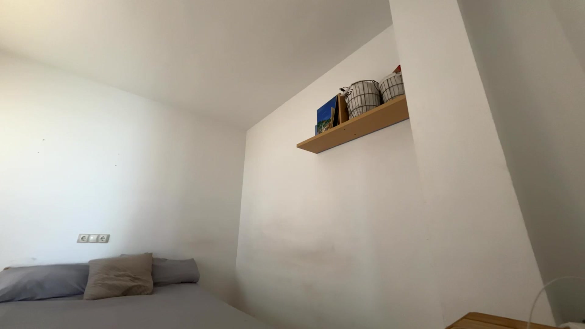 Gallery image thumbnail from English_Lola's myfreecams stream on, 10/07/2025, 15:06 image 9 of 20