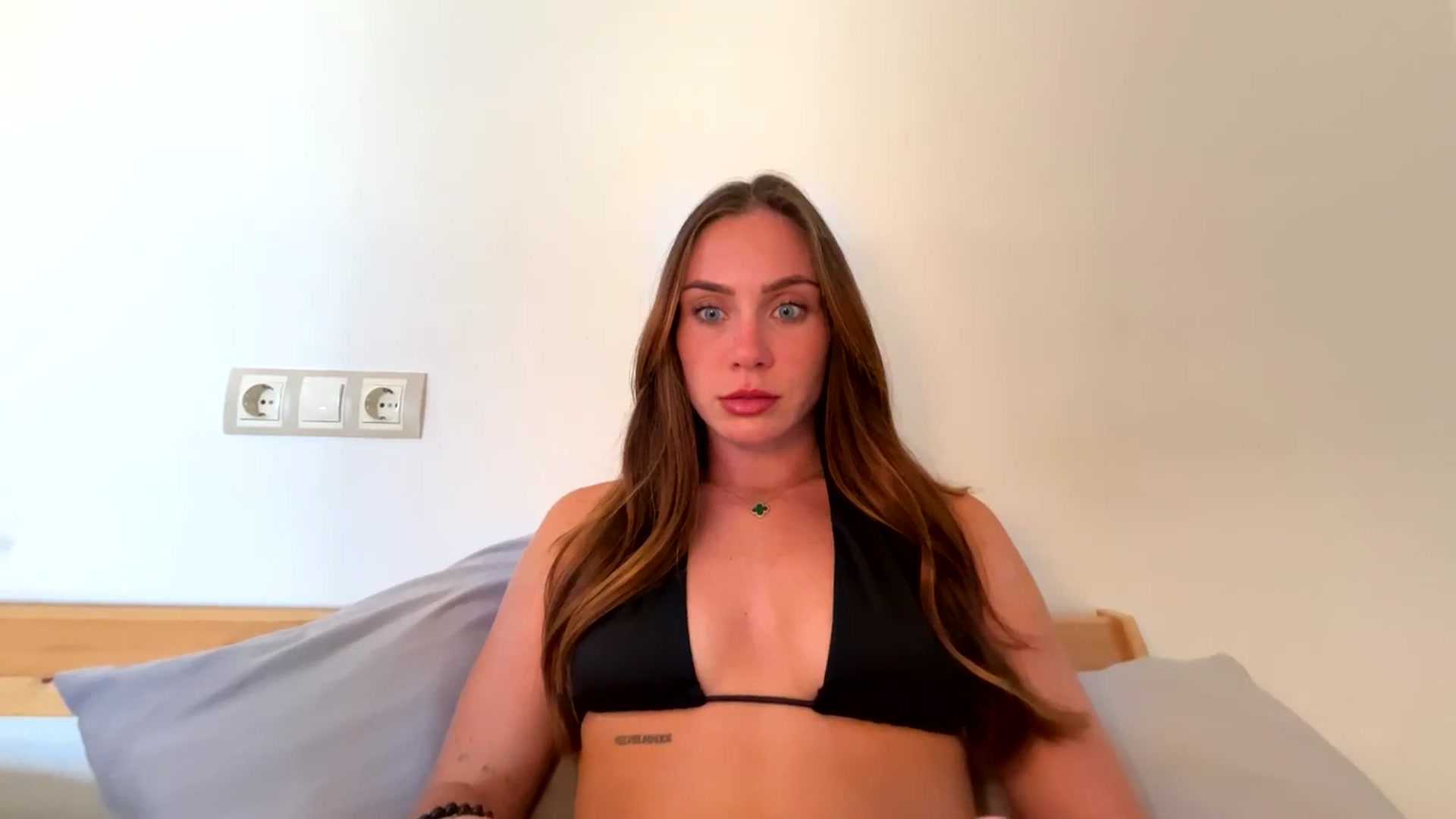 Gallery image thumbnail from English_Lola's myfreecams stream on, 10/23/2025, 11:52 image 12 of 20