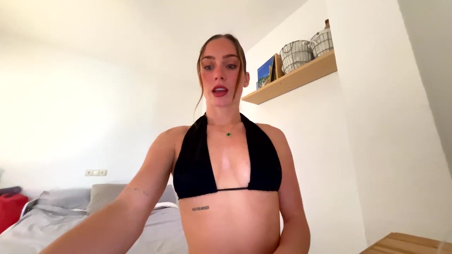 Gallery image thumbnail from English_Lola's myfreecams stream on, 10/25/2025, 09:01 image 18 of 20