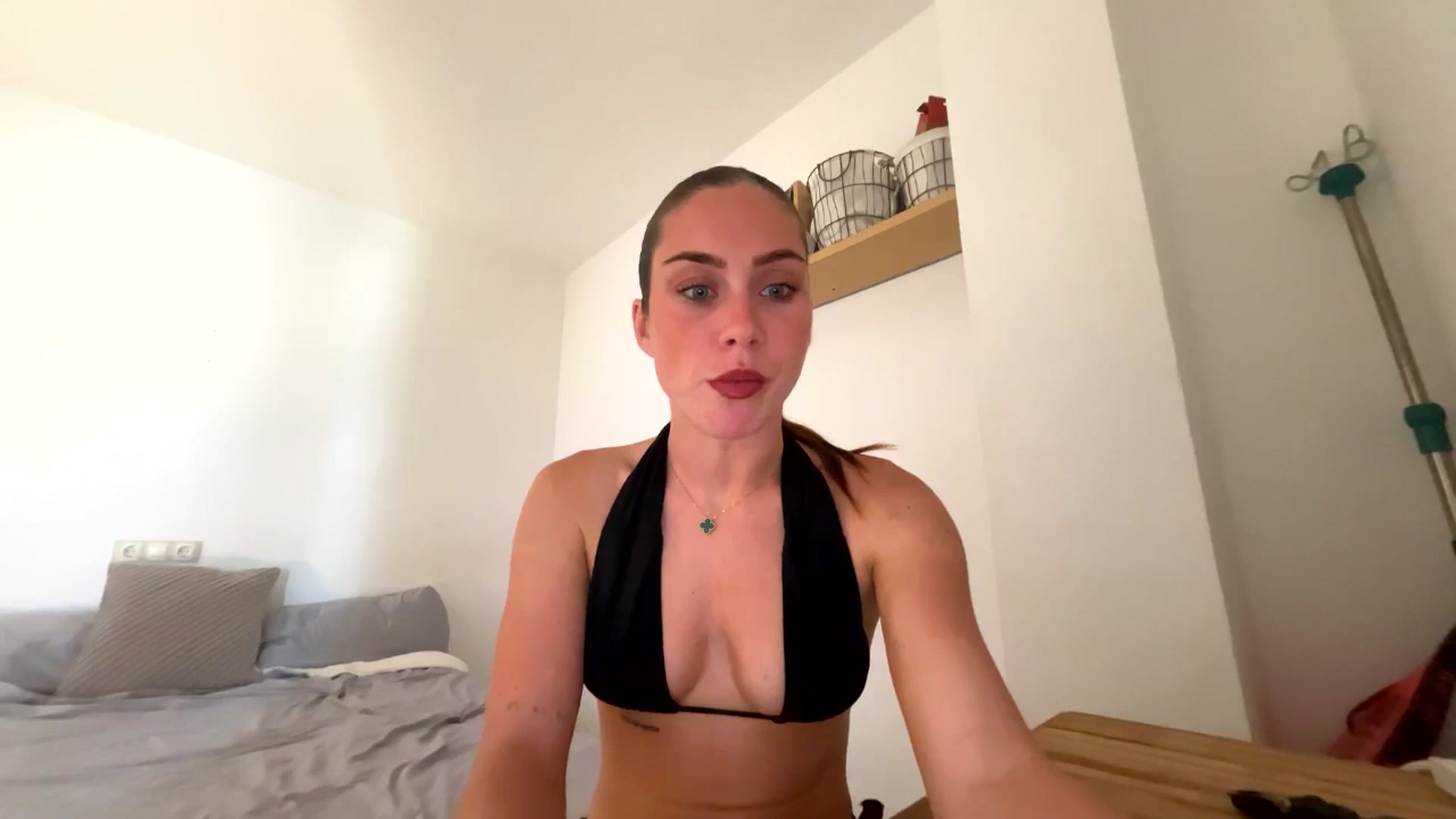 Gallery image thumbnail from English_Lola's myfreecams stream on, 10/25/2025, 12:37 image 16 of 20