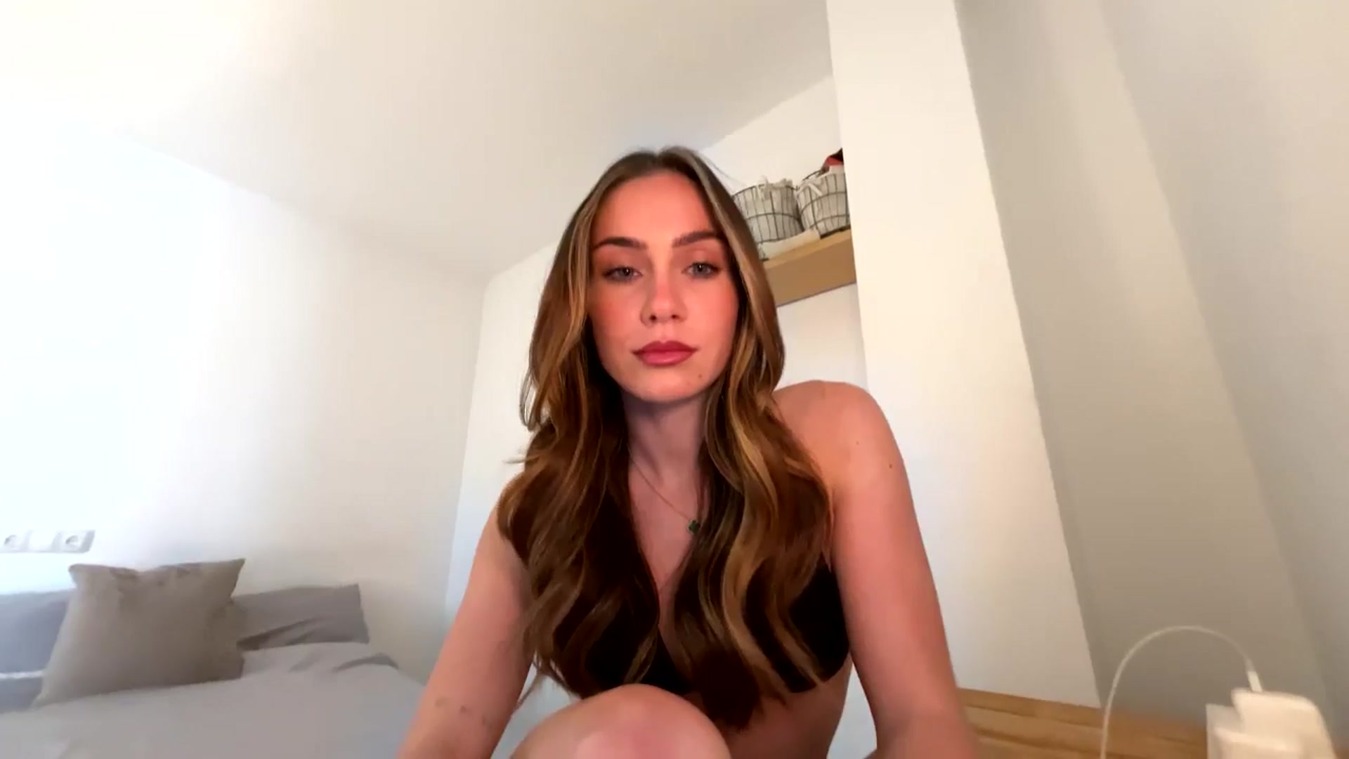 Gallery image thumbnail from English_Lola's myfreecams stream on, 11/20/2025, 09:18 image 18 of 20