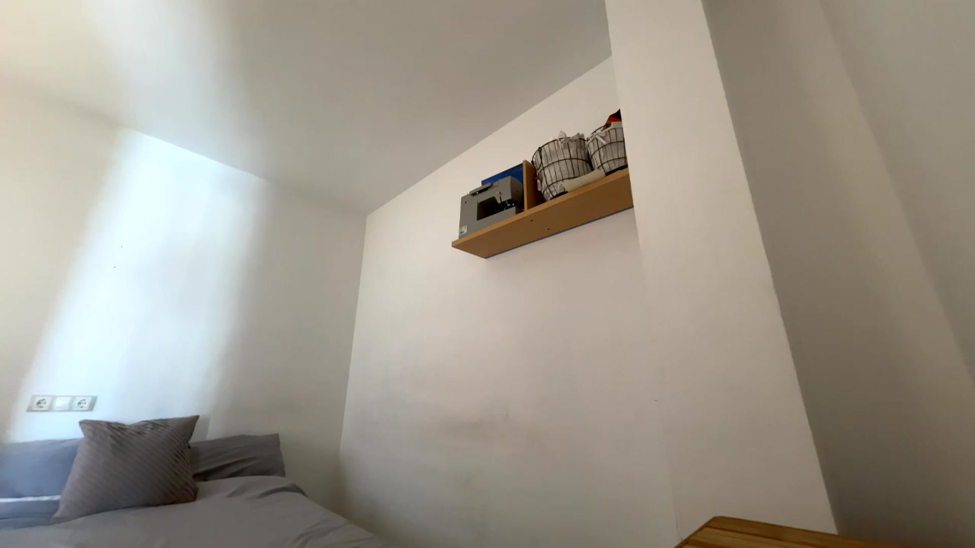 Gallery image thumbnail from English_Lola's myfreecams stream on, 11/20/2025, 12:38 image 5 of 20