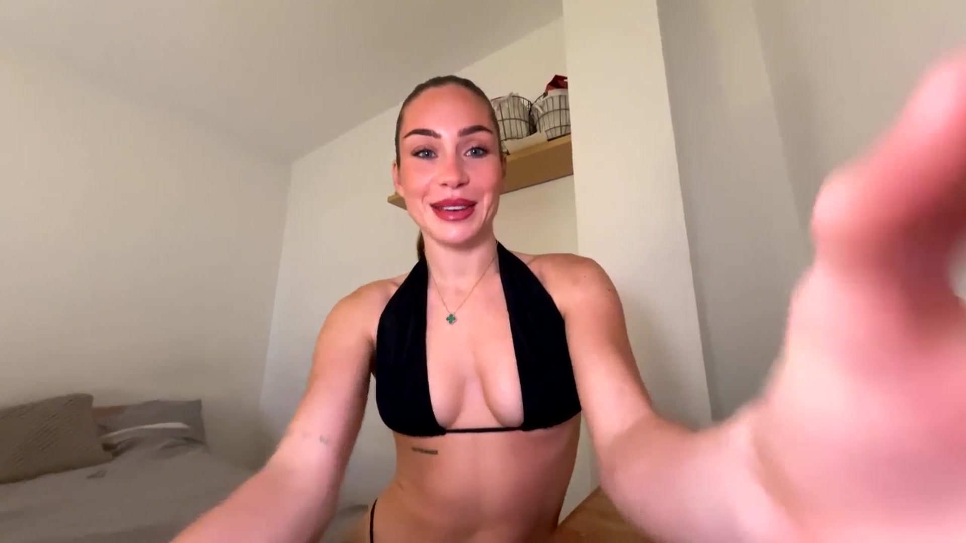 Gallery image thumbnail from English_Lola's myfreecams stream on, 11/27/2025, 10:18 image 13 of 20