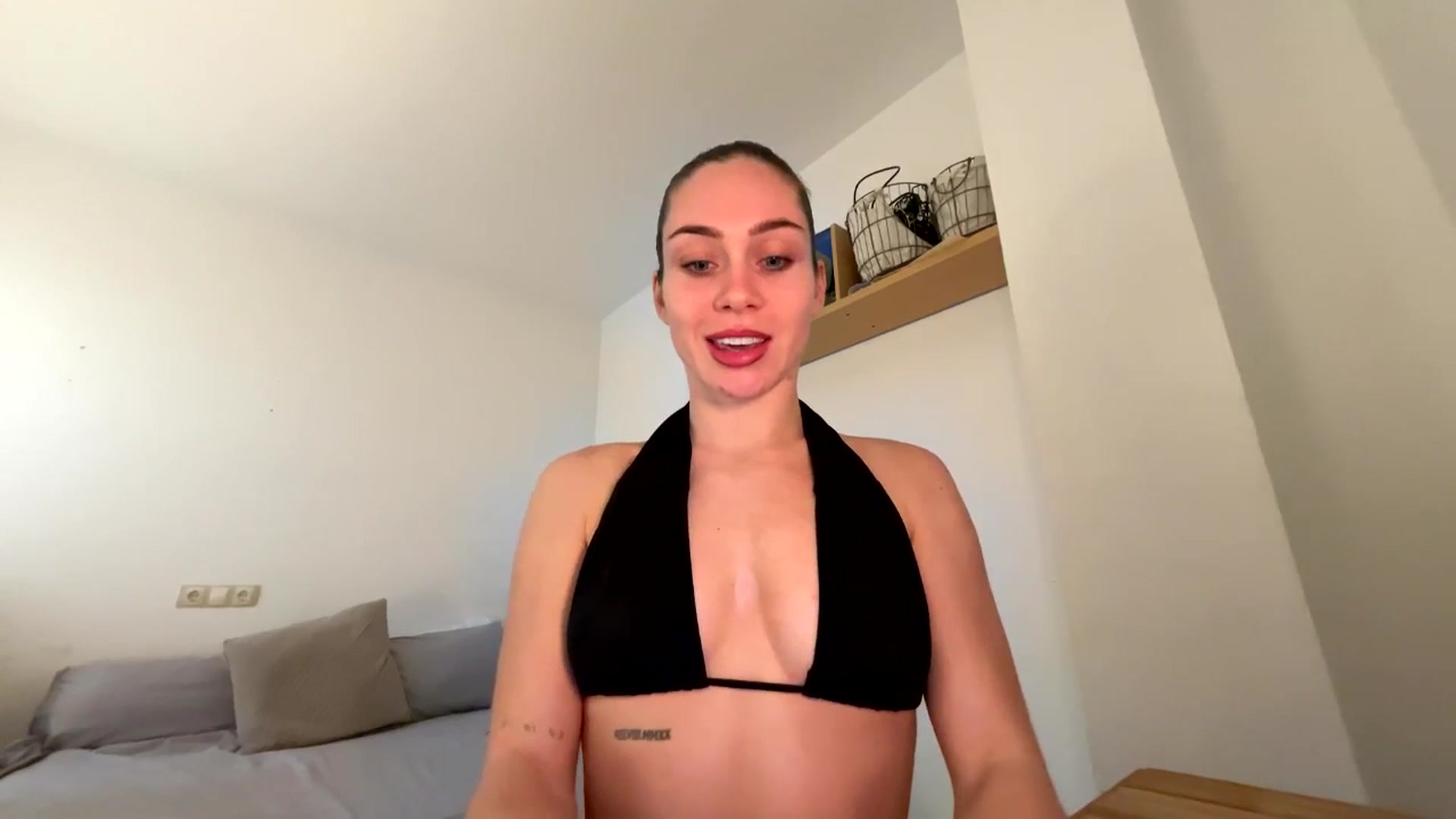 Gallery image thumbnail from English_Lola's myfreecams stream on, 12/21/2025, 09:28 image 6 of 20