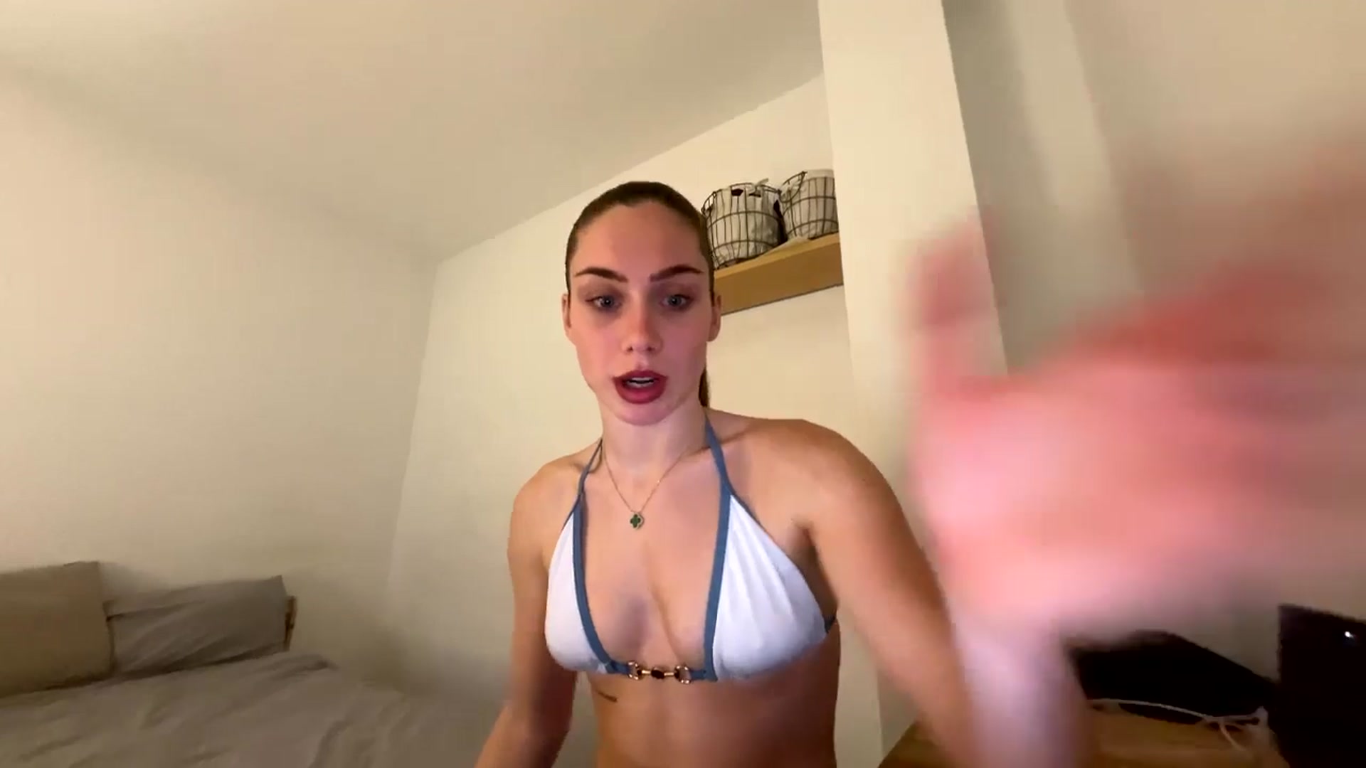 Gallery image thumbnail from English_Lola's myfreecams stream on, 01/05/2026, 11:42 image 2 of 20