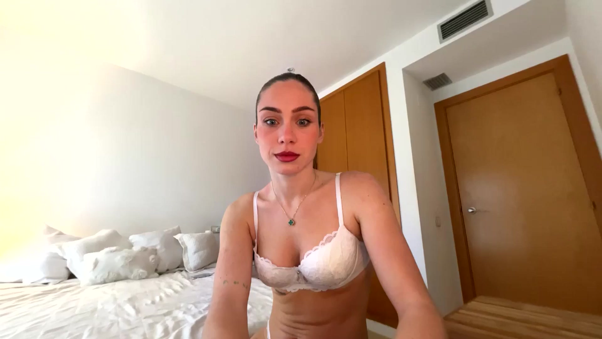 Gallery image thumbnail from English_Lola's myfreecams stream on, 01/06/2026, 09:02 image 5 of 20