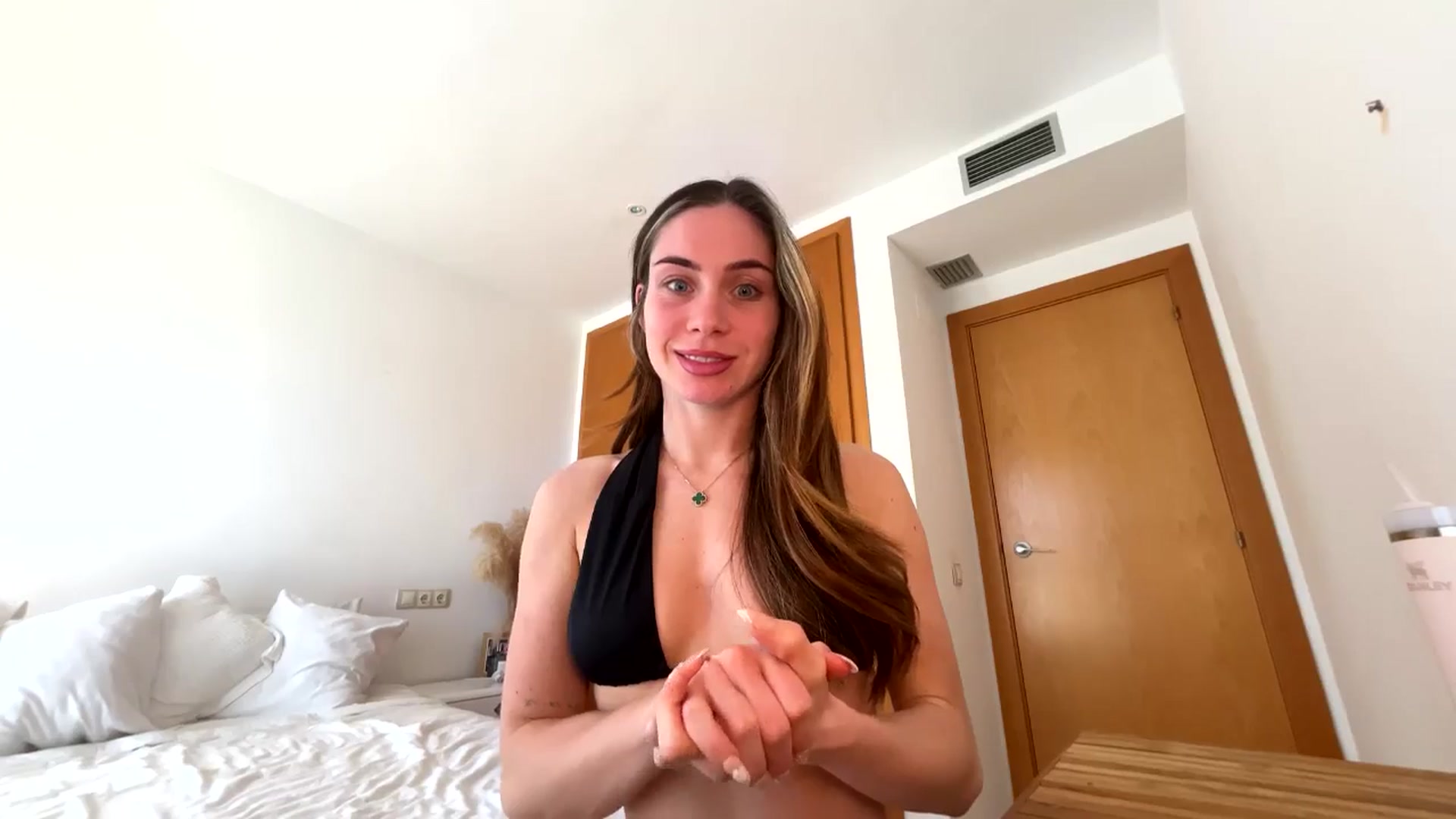 Gallery image thumbnail from English_Lola's myfreecams stream on, 01/07/2026, 10:08 image 13 of 20