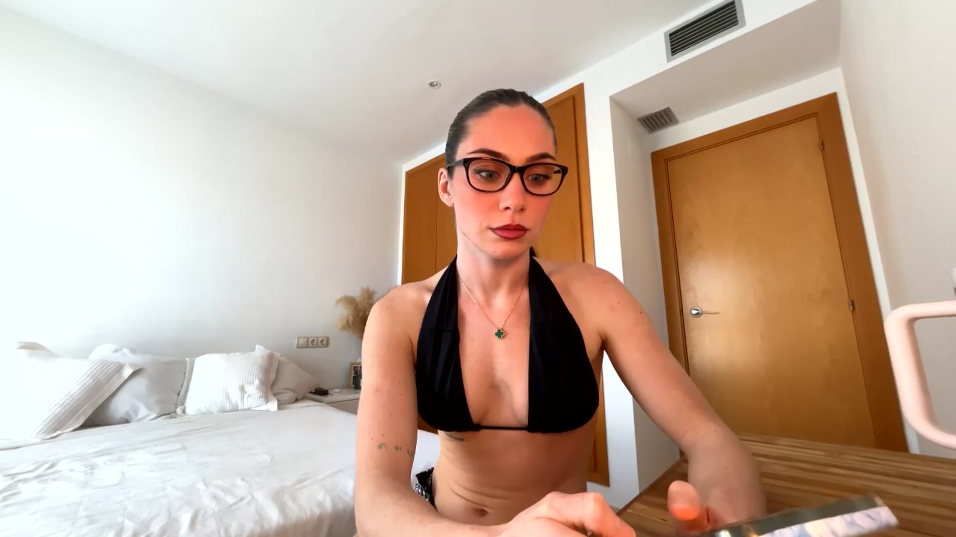 Gallery image thumbnail from English_Lola's myfreecams stream on, 01/09/2026, 14:48 image 11 of 20