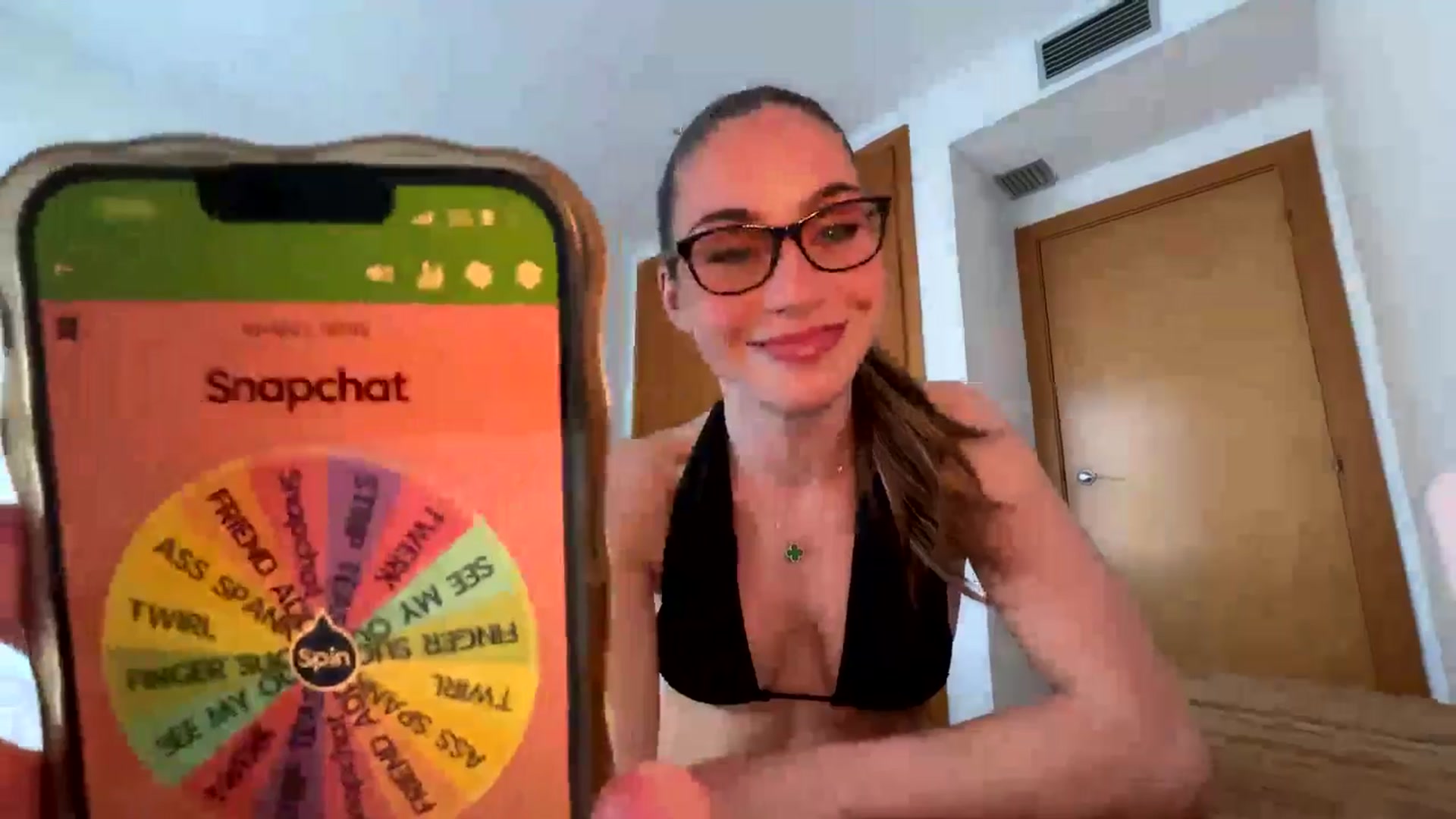 Gallery image thumbnail from English_Lola's myfreecams stream on, 01/09/2026, 15:06 image 12 of 20