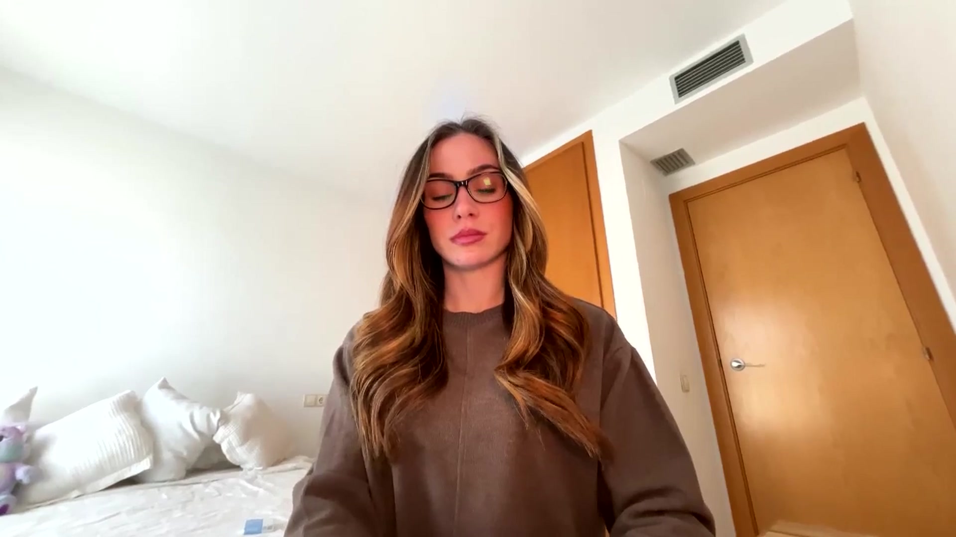 Gallery image thumbnail from English_Lola's myfreecams stream on, 01/10/2026, 14:28 image 10 of 20
