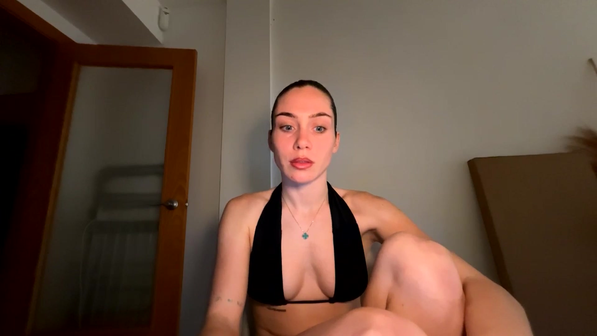 Gallery image thumbnail from English_Lola's myfreecams stream on, 01/14/2026, 07:33 image 20 of 20