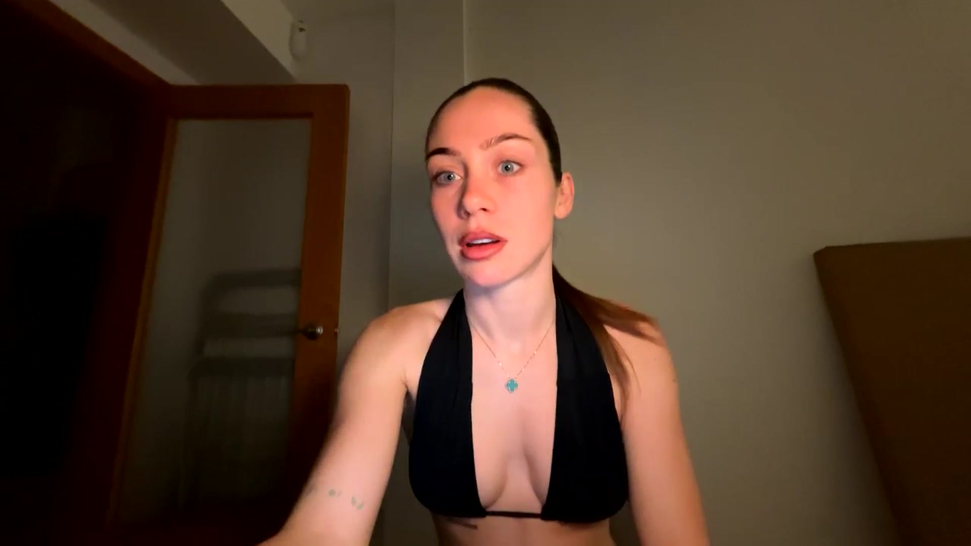 Gallery image thumbnail from English_Lola's myfreecams stream on, 01/14/2026, 07:33 image 7 of 20
