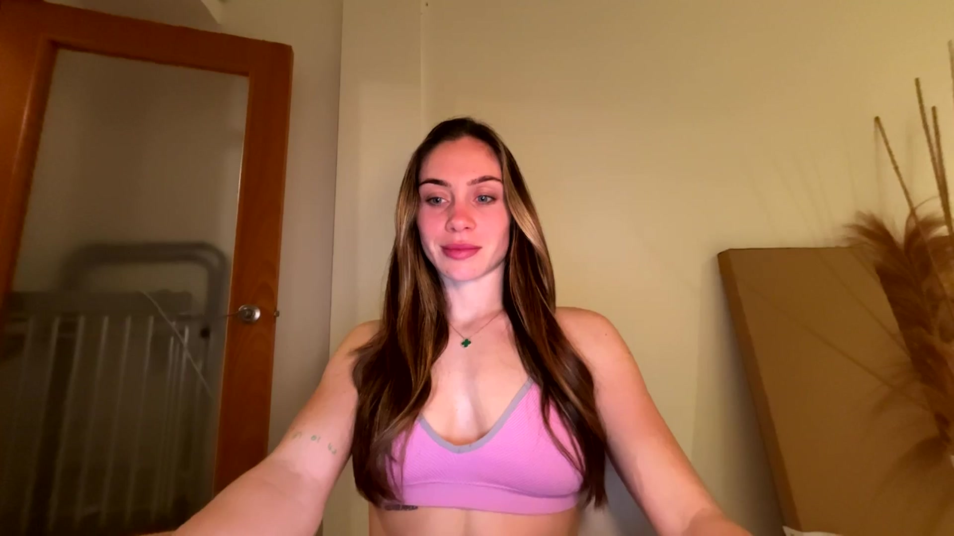 Gallery image thumbnail from English_Lola's myfreecams stream on, 01/17/2026, 07:01 image 13 of 20