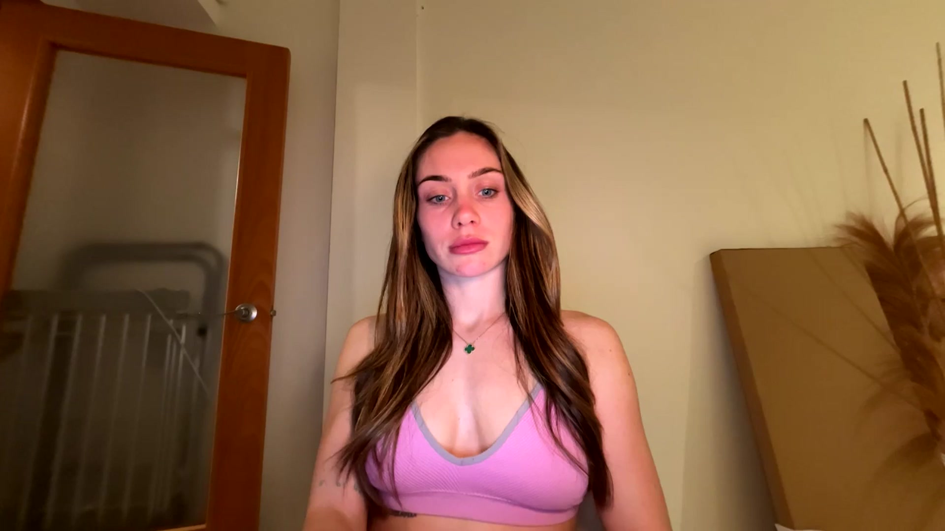 Gallery image thumbnail from English_Lola's myfreecams stream on, 01/17/2026, 07:01 image 14 of 20