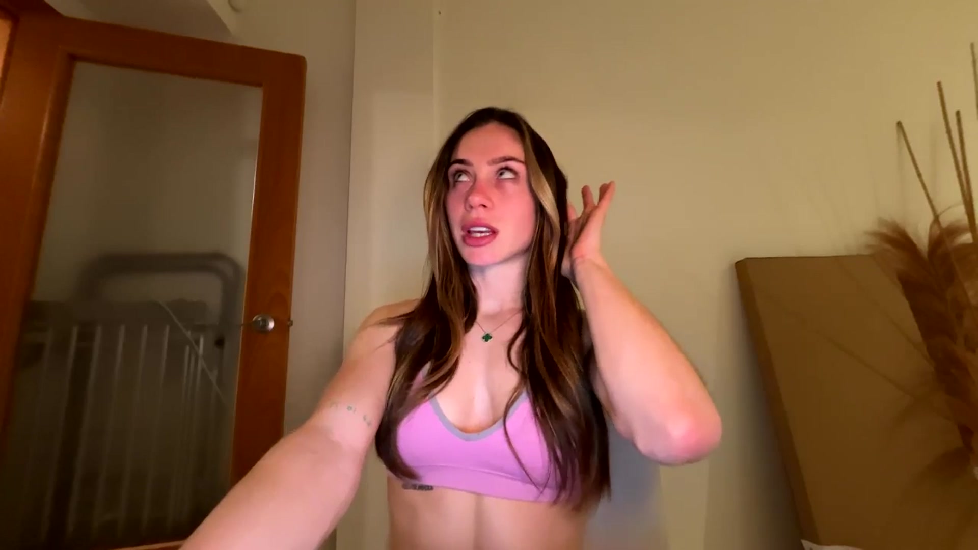 Gallery image thumbnail from English_Lola's myfreecams stream on, 01/17/2026, 07:01 image 12 of 20