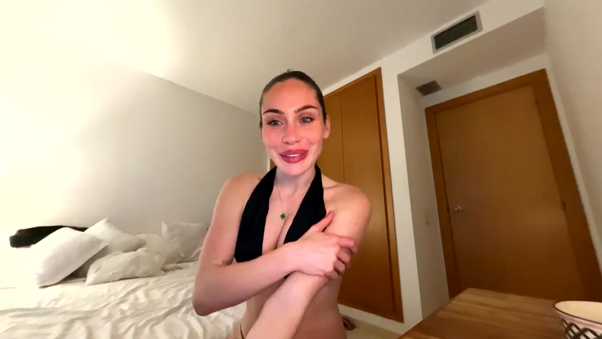 Gallery image thumbnail from English_Lola's myfreecams stream on, 01/20/2026, 16:49 image 18 of 20