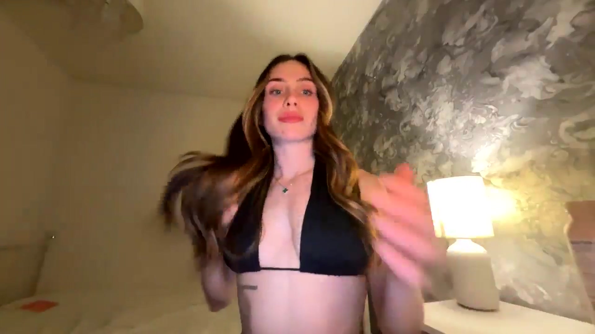 Gallery image thumbnail from English_Lola's myfreecams stream on, 02/07/2026, 21:46 image 16 of 20