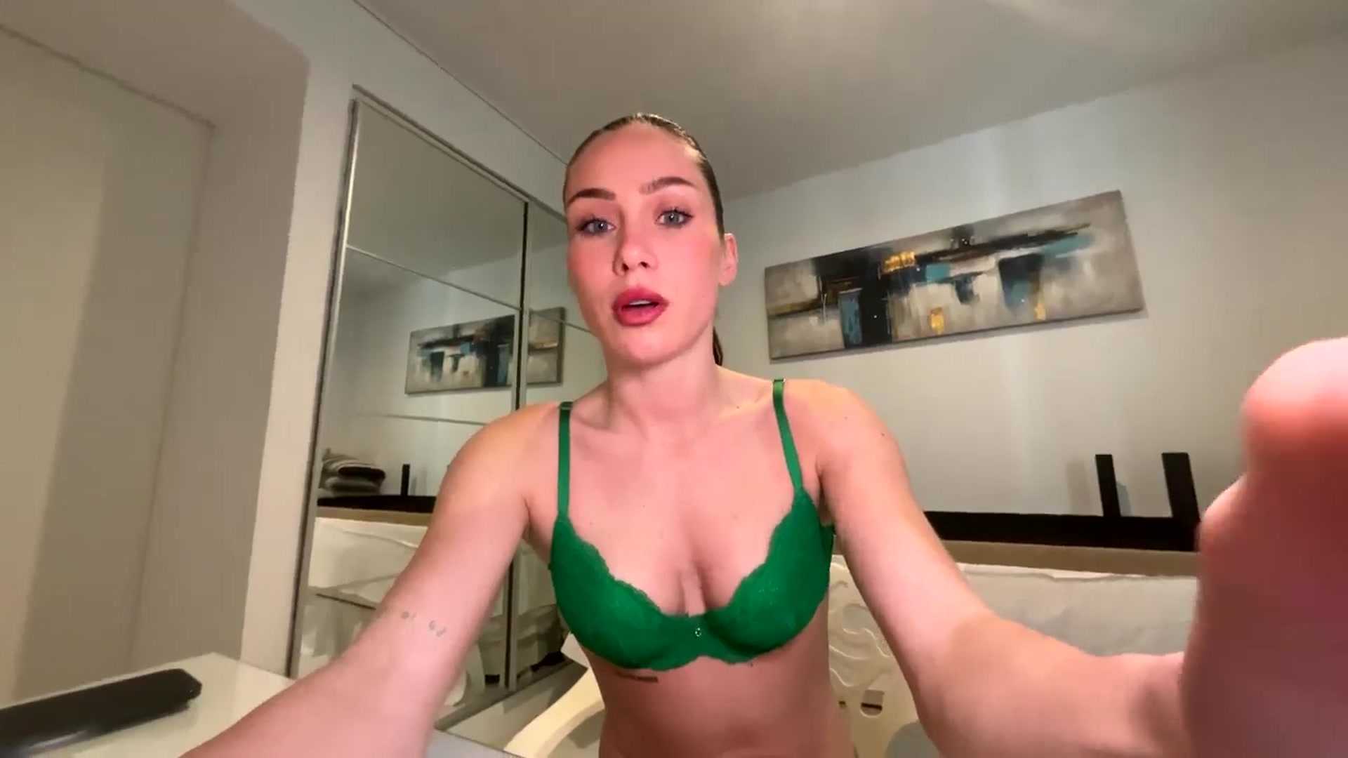 Gallery image thumbnail from English_Lola's myfreecams stream on, 03/09/2026, 10:19 image 2 of 20