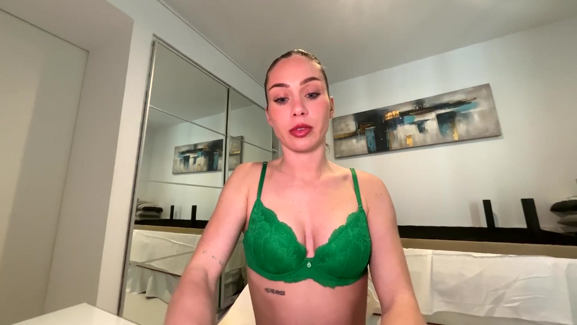 Gallery image thumbnail from English_Lola's myfreecams stream on, 03/09/2026, 12:20 image 7 of 20