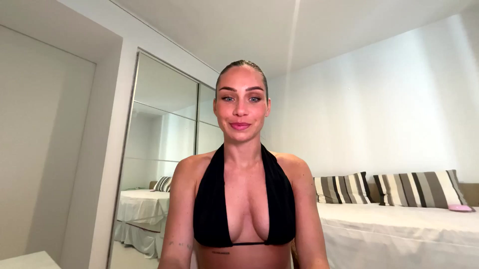 Gallery image thumbnail from English_Lola's myfreecams stream on, 03/24/2026, 11:23 image 18 of 20