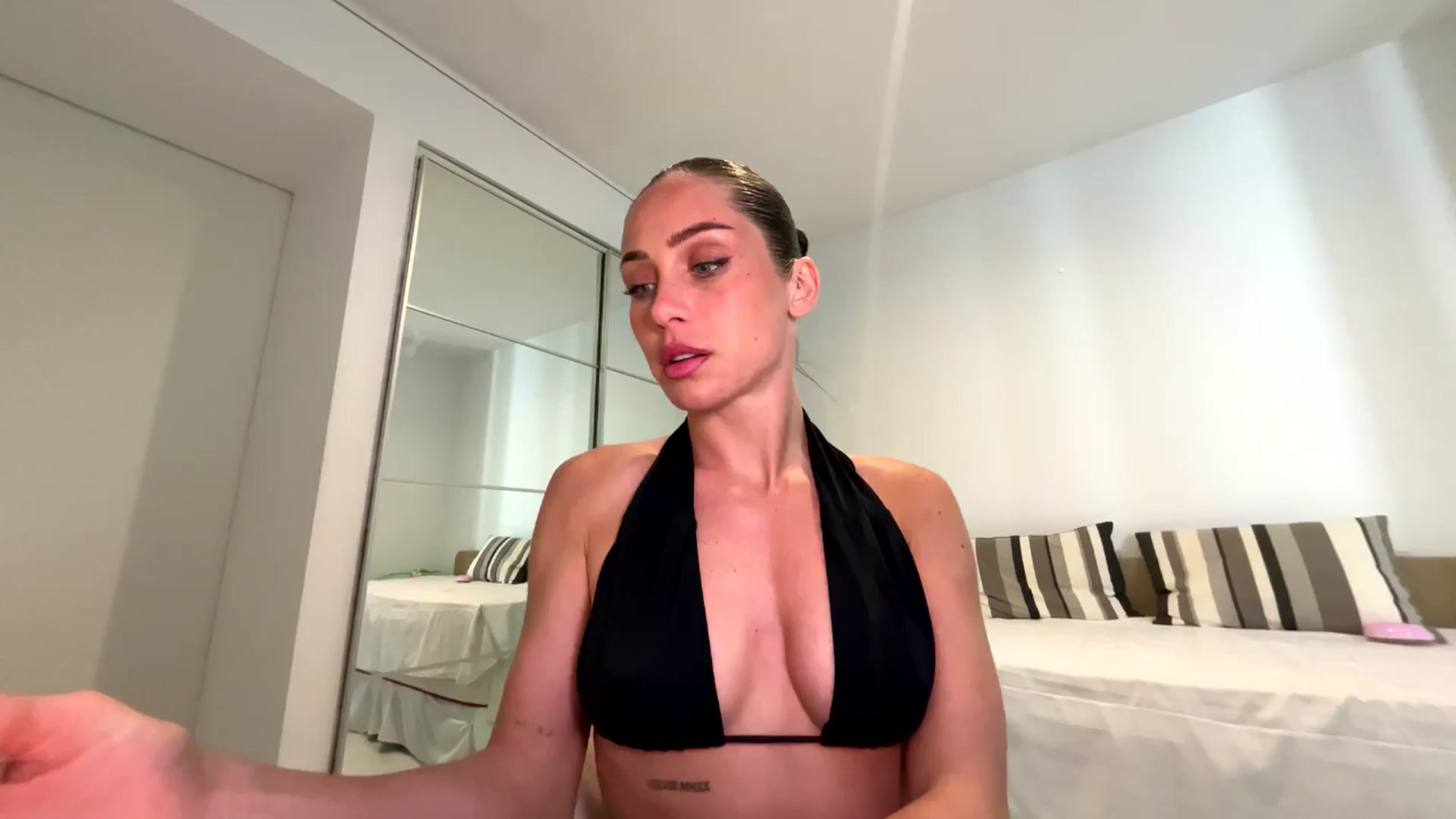 Gallery image thumbnail from English_Lola's myfreecams stream on, 03/24/2026, 11:23 image 17 of 20