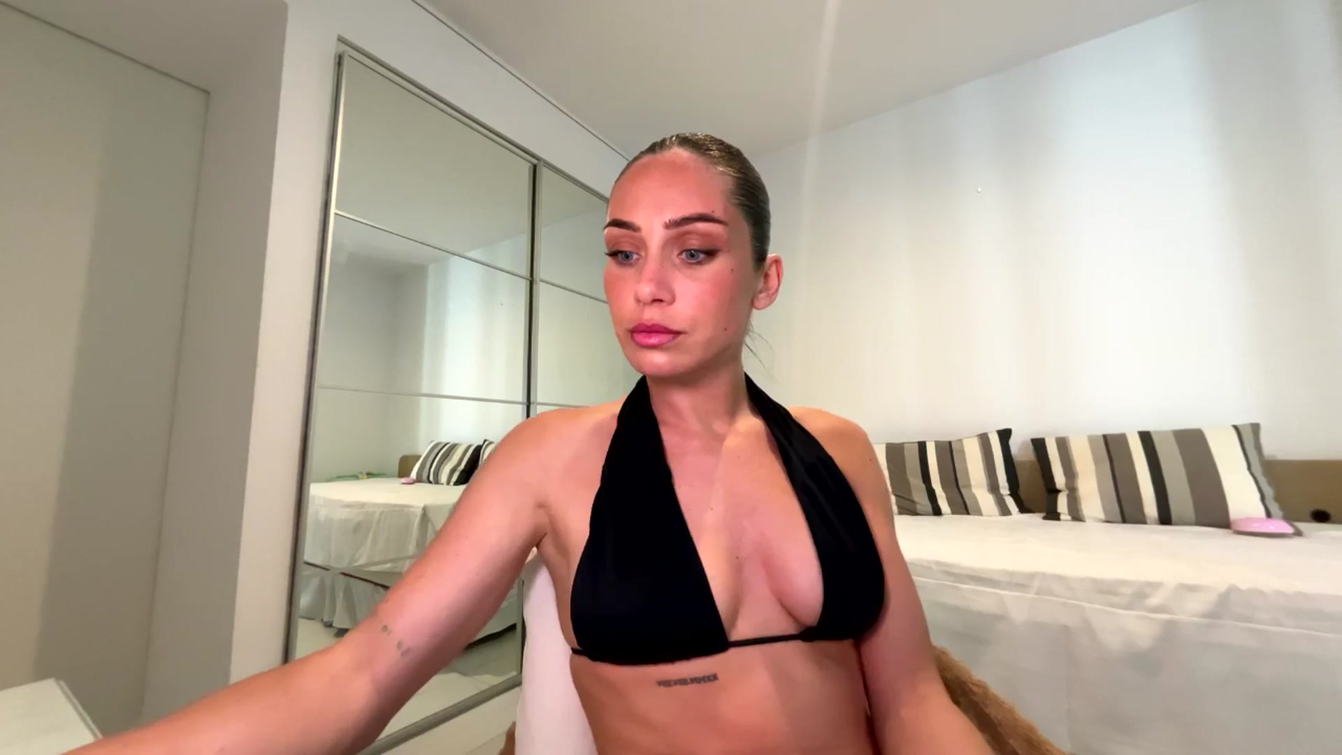 Gallery image thumbnail from English_Lola's myfreecams stream on, 03/24/2026, 11:23 image 12 of 20
