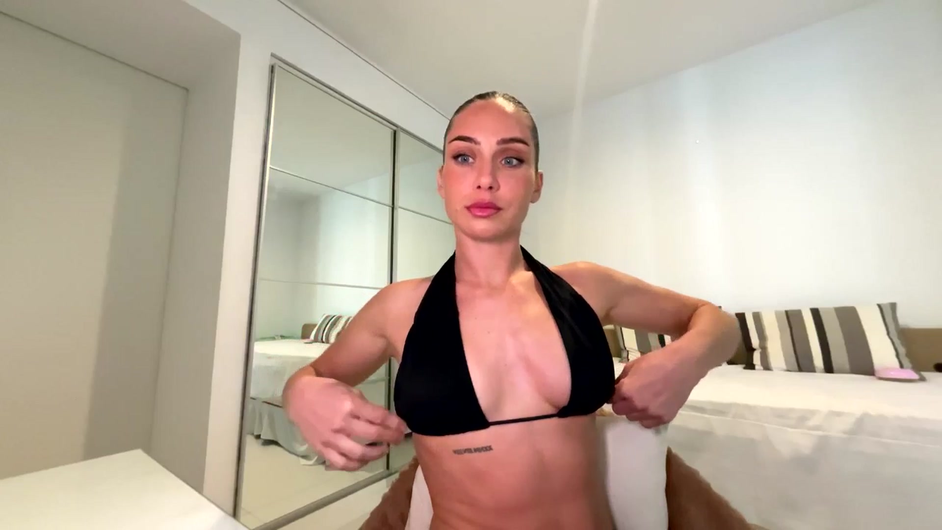Gallery image thumbnail from English_Lola's myfreecams stream on, 03/24/2026, 11:23 image 3 of 20