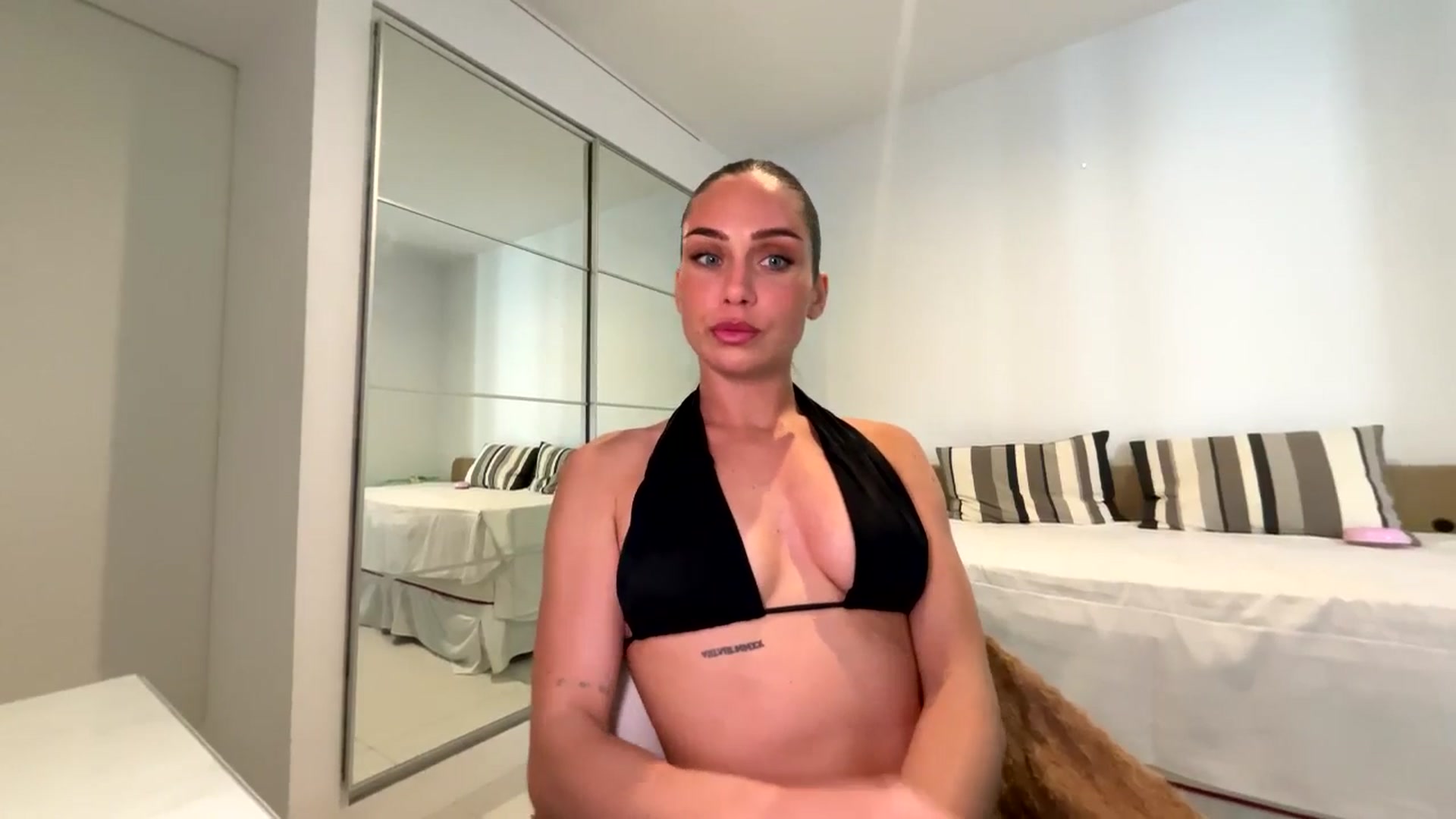Gallery image thumbnail from English_Lola's myfreecams stream on, 03/24/2026, 11:23 image 10 of 20