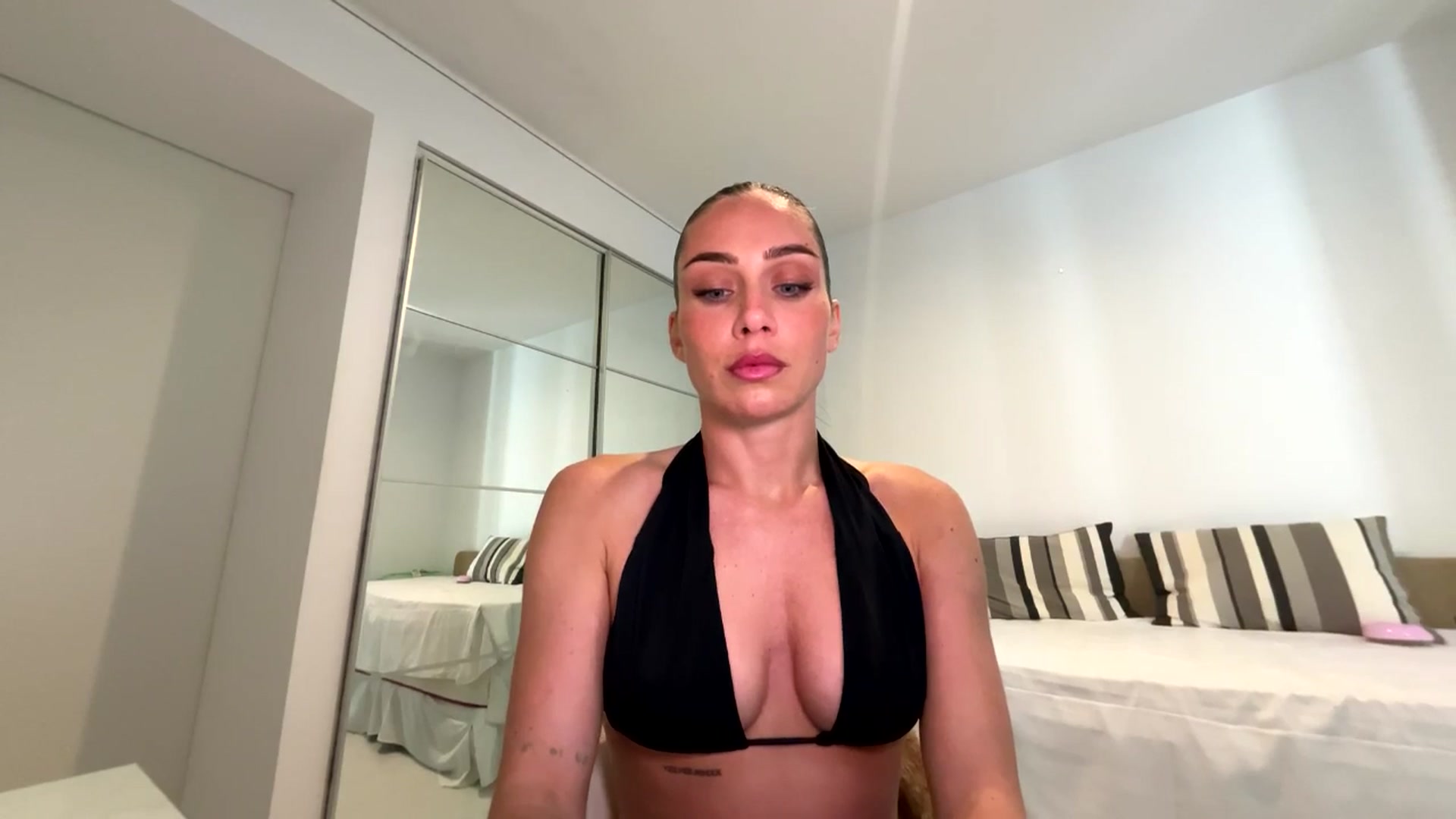 Gallery image thumbnail from English_Lola's myfreecams stream on, 03/24/2026, 11:23 image 19 of 20
