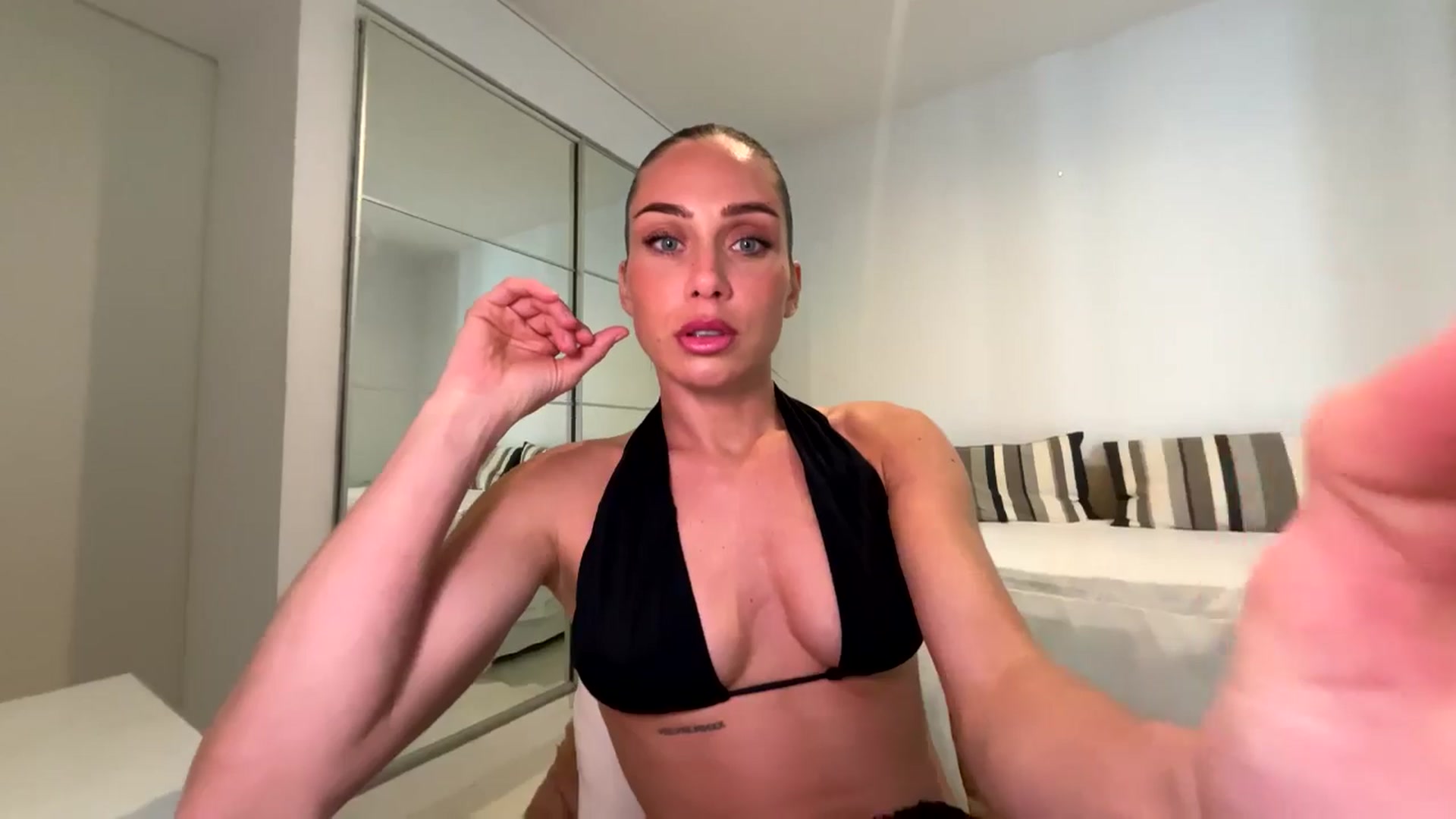 Gallery image thumbnail from English_Lola's myfreecams stream on, 03/24/2026, 11:23 image 8 of 20