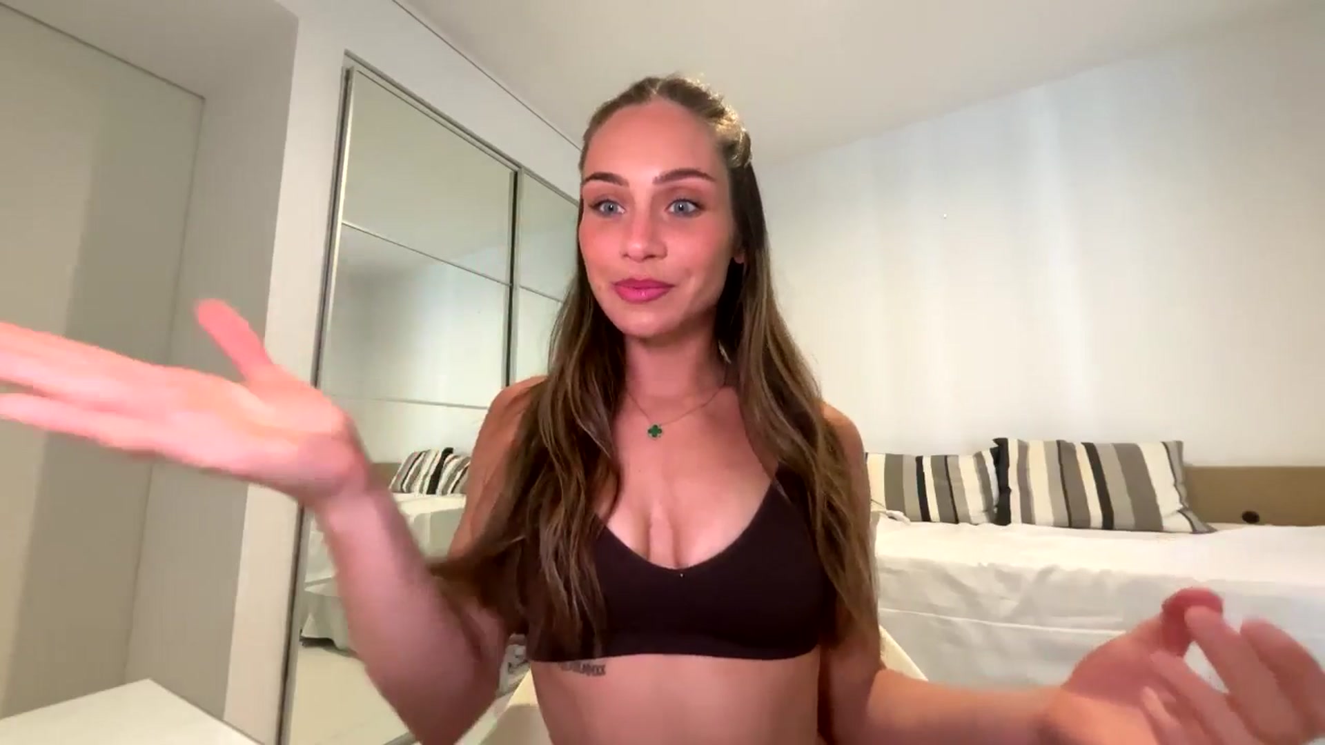 Gallery image thumbnail from English_Lola's myfreecams stream on, 03/26/2026, 11:03 image 6 of 20