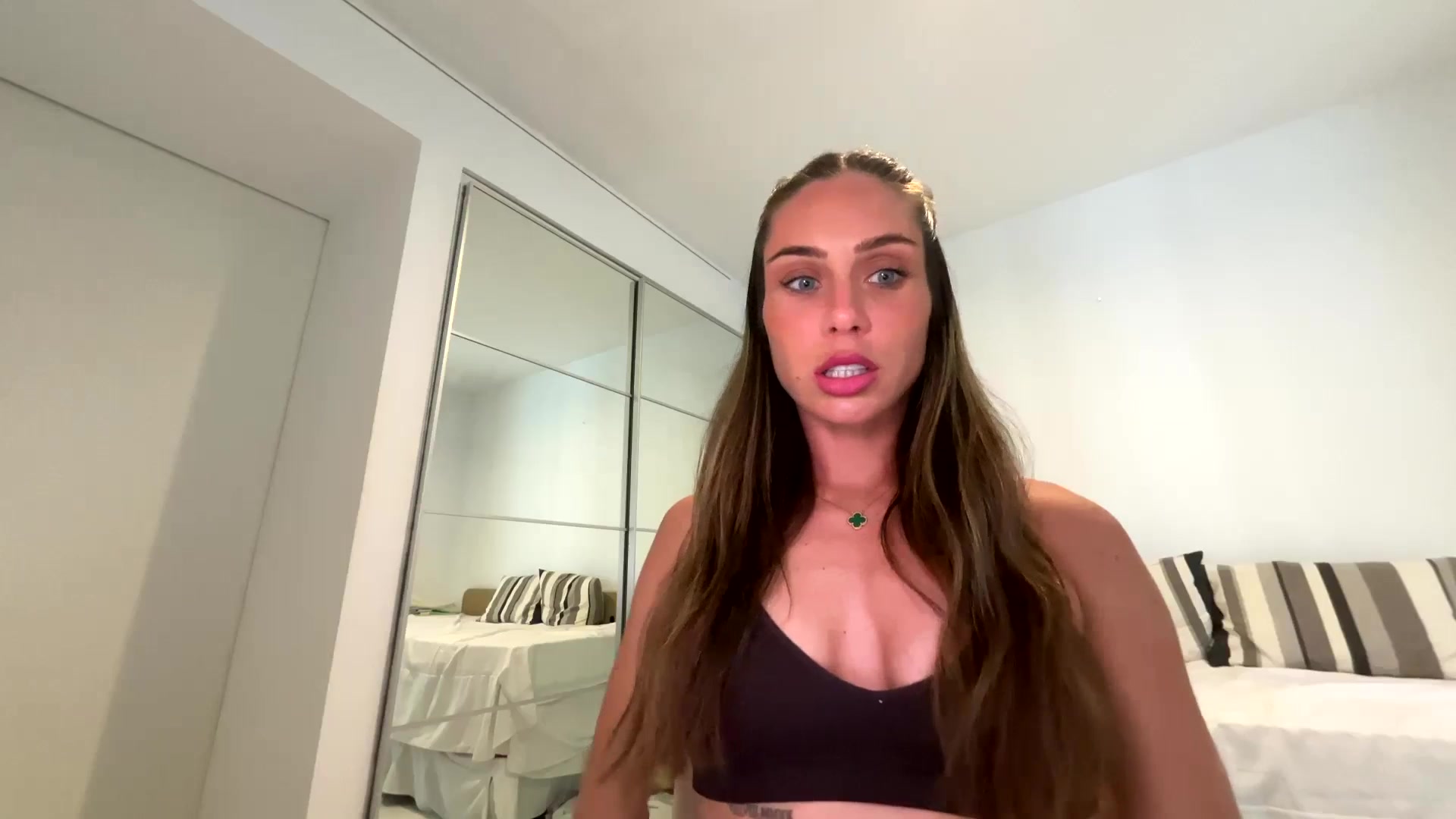 Gallery image thumbnail from English_Lola's myfreecams stream on, 03/26/2026, 12:42 image 10 of 20
