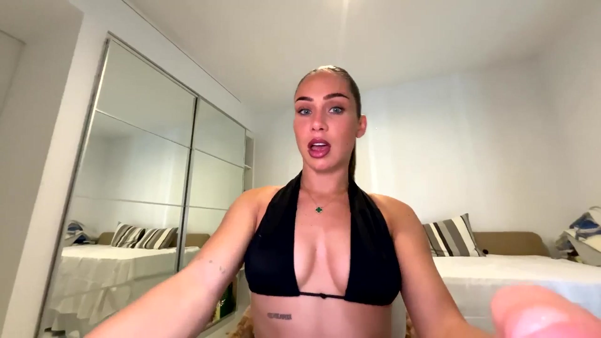 Gallery image thumbnail from English_Lola's myfreecams stream on, 04/04/2026, 08:27 image 16 of 20