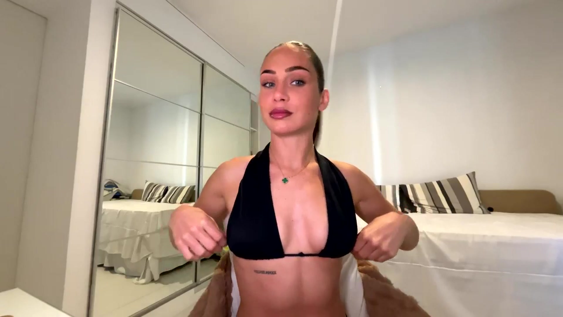 Gallery image thumbnail from English_Lola's myfreecams stream on, 04/04/2026, 08:27 image 2 of 20