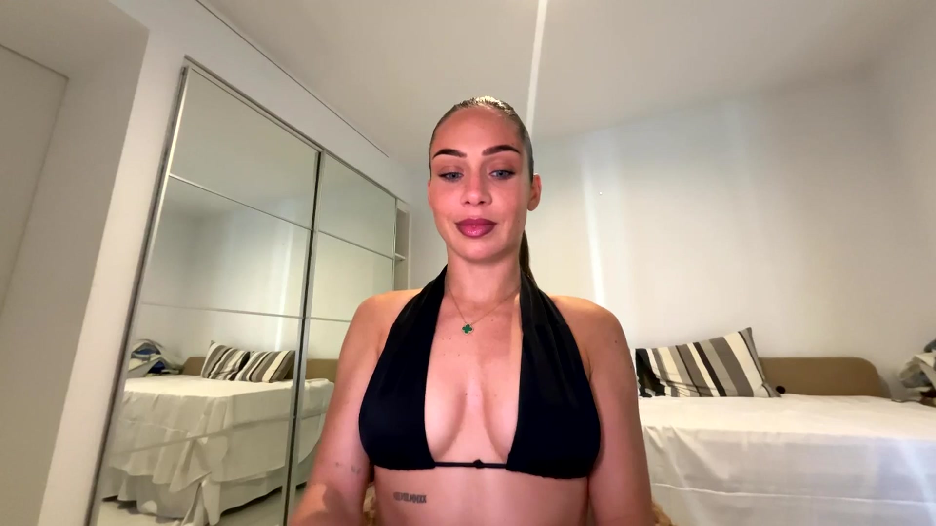 Gallery image thumbnail from English_Lola's myfreecams stream on, 04/04/2026, 08:27 image 10 of 20