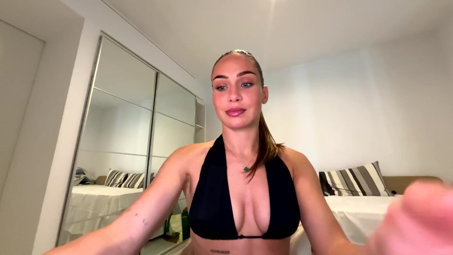 Gallery image thumbnail from English_Lola's myfreecams stream on, 04/04/2026, 09:01 image 10 of 20