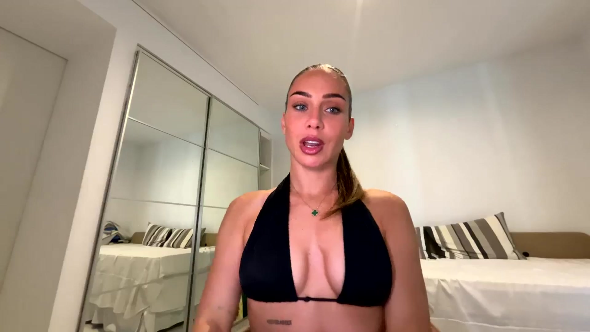 Gallery image thumbnail from English_Lola's myfreecams stream on, 04/04/2026, 09:01 image 4 of 20