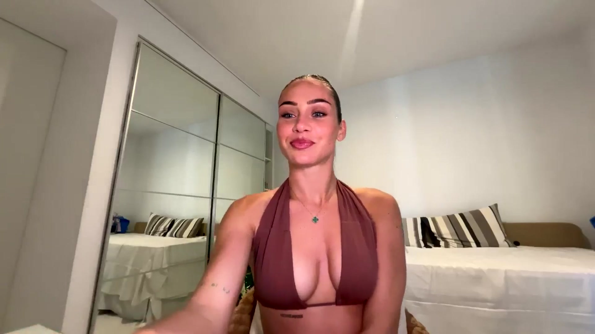 Gallery image thumbnail from English_Lola's myfreecams stream on, 04/05/2026, 09:32 image 10 of 20