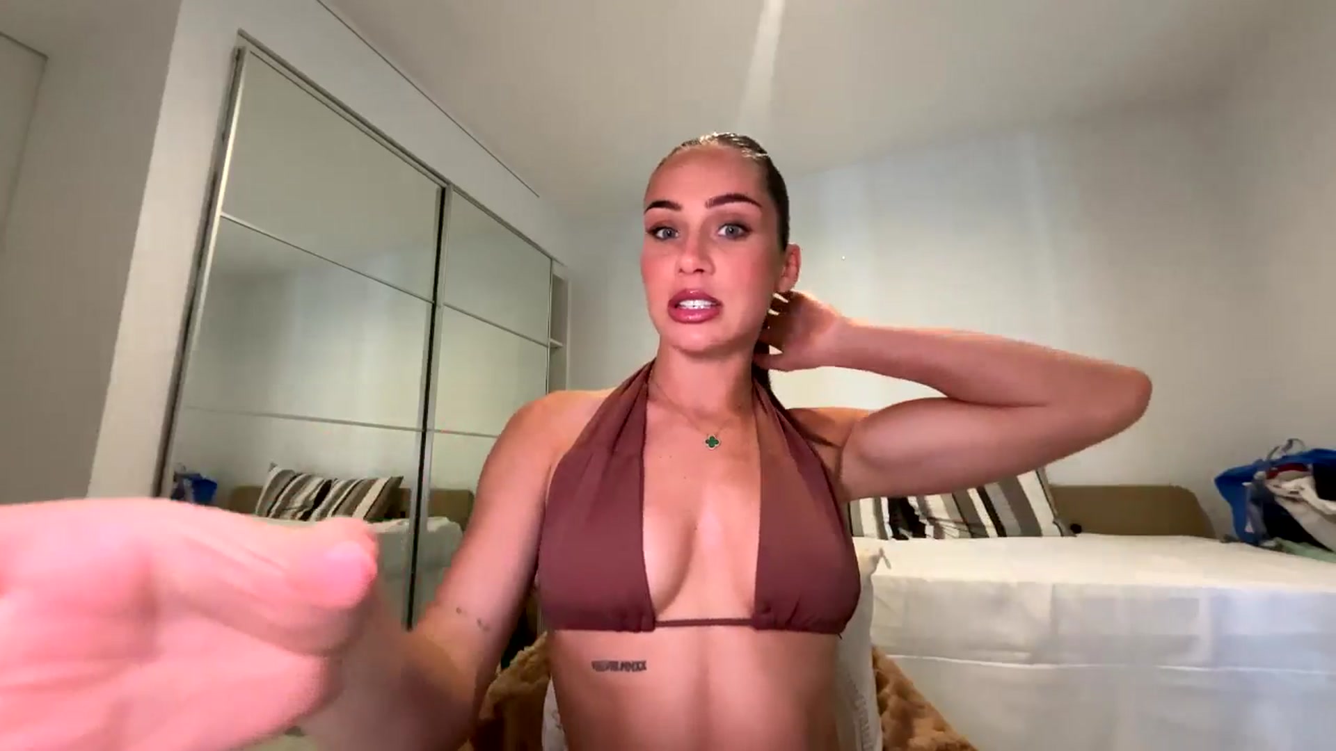 Gallery image thumbnail from English_Lola's myfreecams stream on, 04/05/2026, 09:32 image 4 of 20