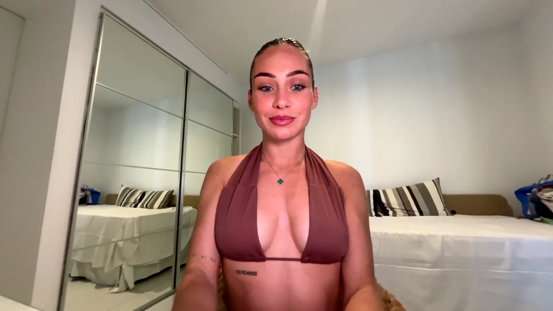 Gallery image thumbnail from English_Lola's myfreecams stream on, 04/05/2026, 09:32 image 15 of 20