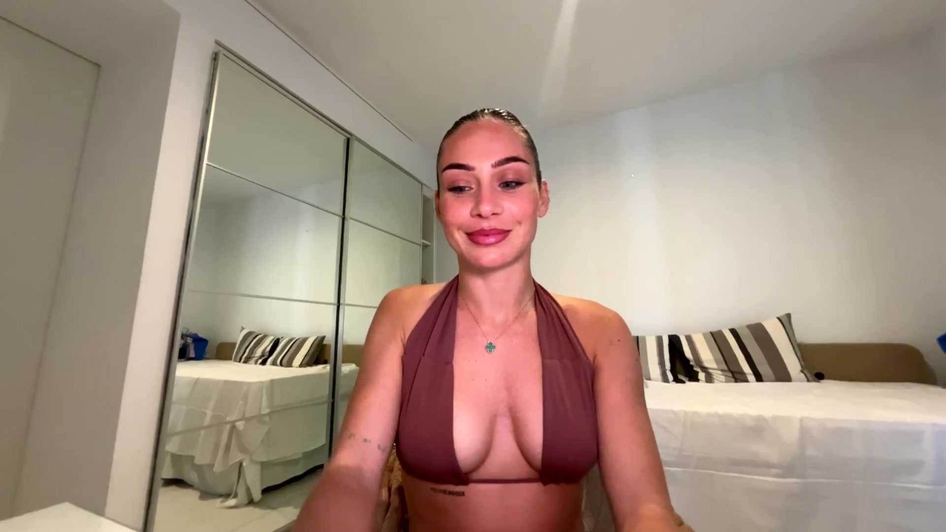 Gallery image thumbnail from English_Lola's myfreecams stream on, 04/05/2026, 09:32 image 13 of 20