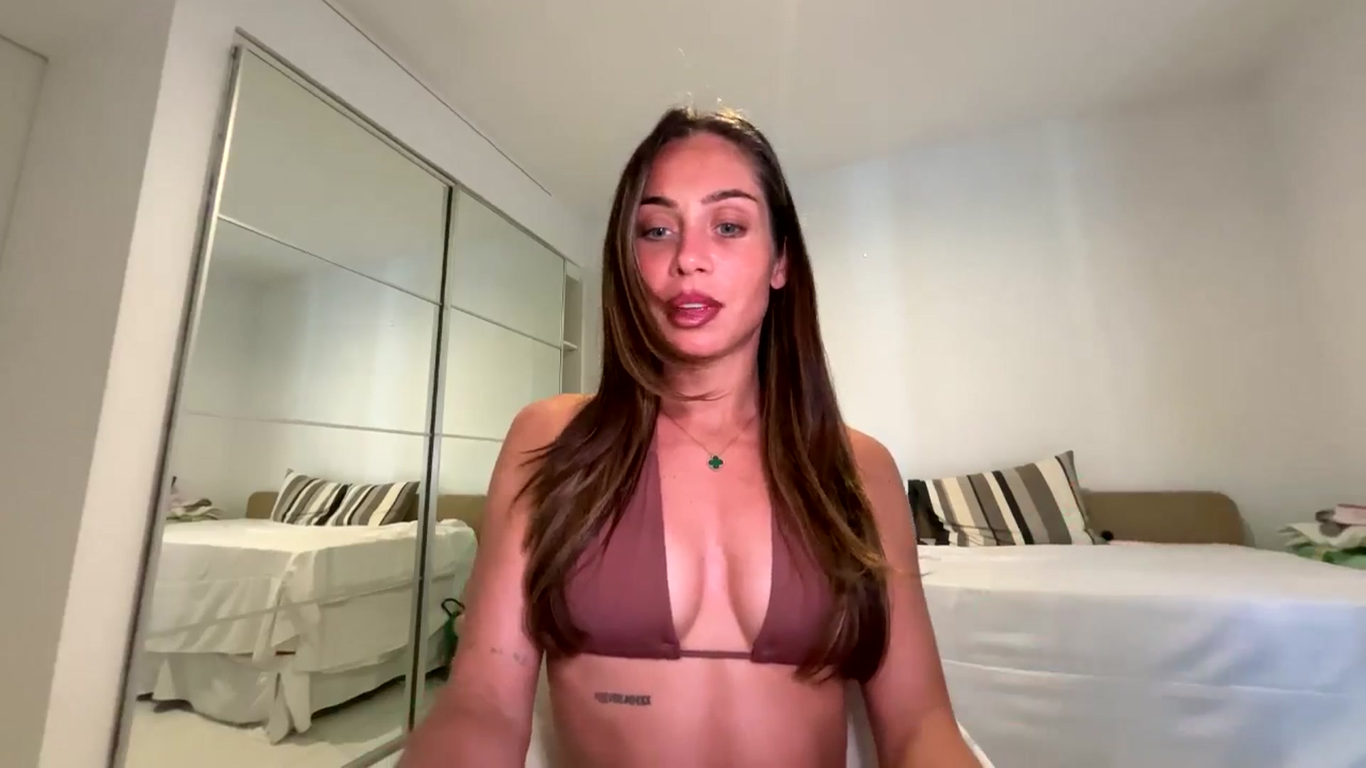 Gallery image thumbnail from English_Lola's myfreecams stream on, 04/07/2026, 08:55 image 7 of 20