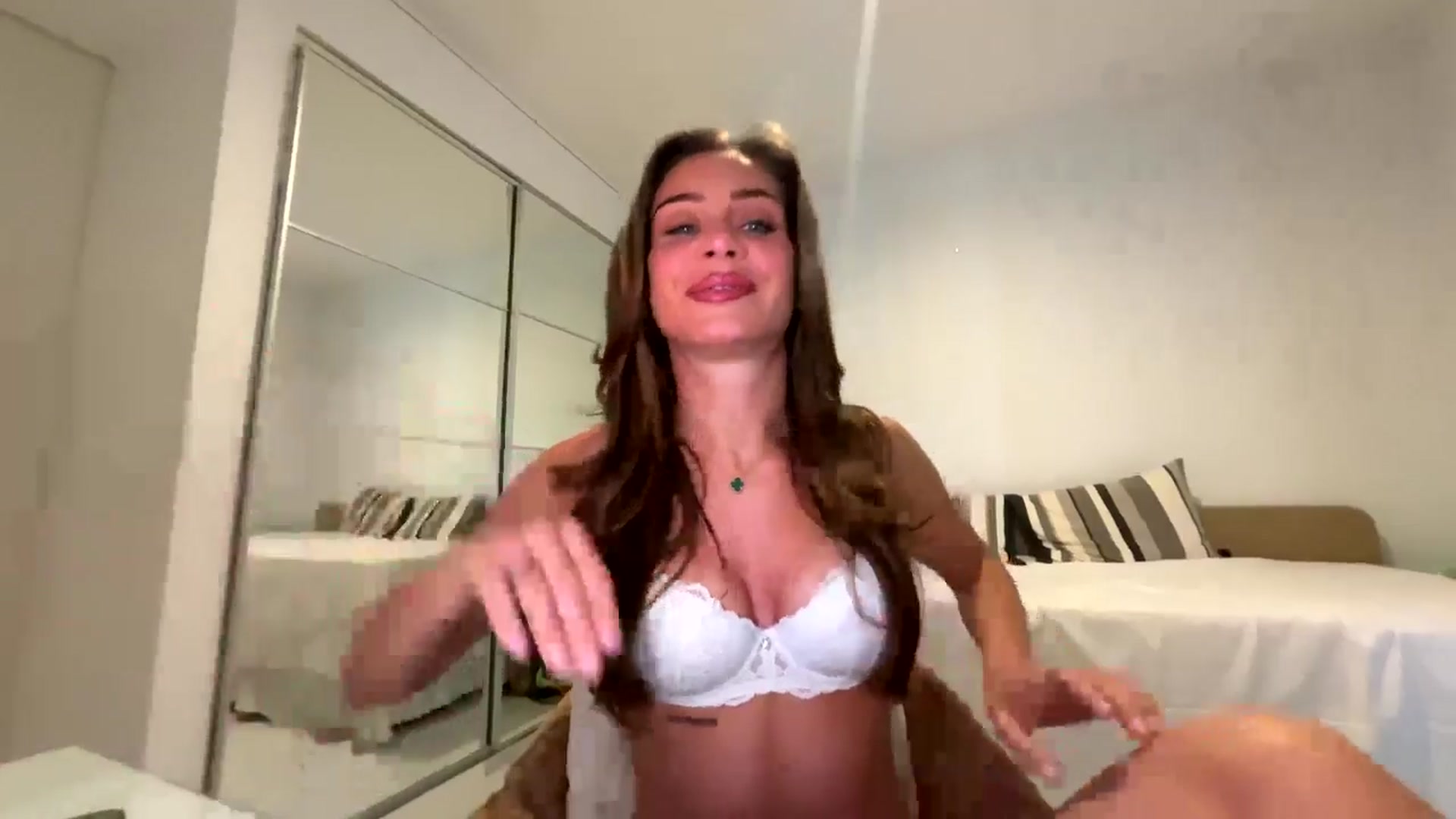 Gallery image thumbnail from English_Lola's myfreecams stream on, 04/08/2026, 08:07 image 3 of 20
